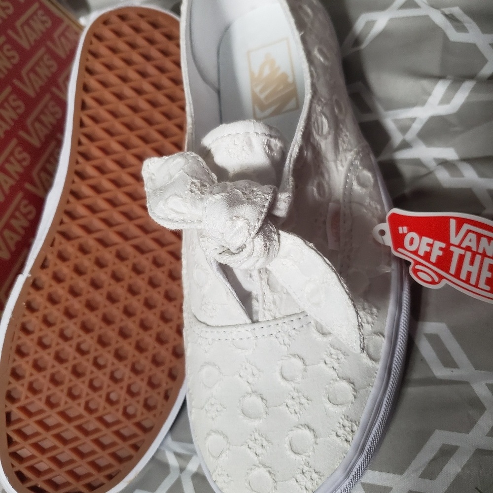 Van's white knotted slides NIBWT